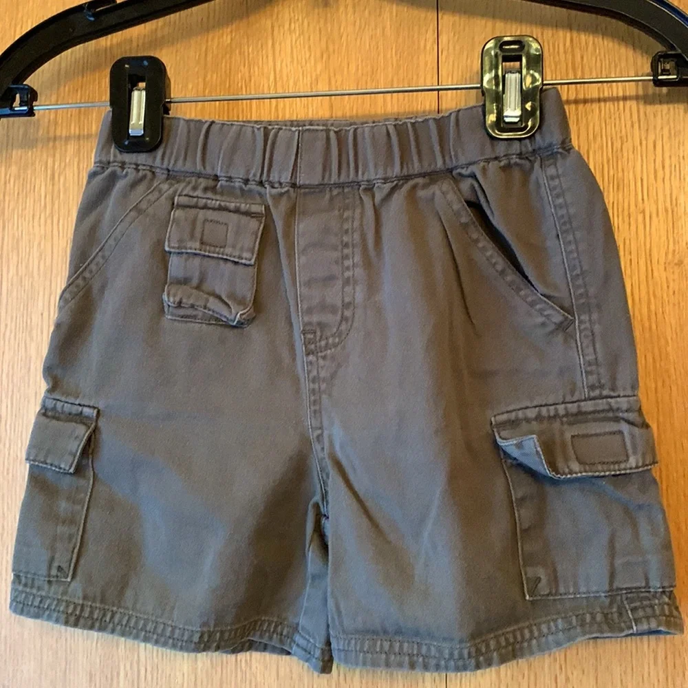 Baby Gap size 3 boy’s olive green 7 pocket elastic pull on cotton twill shorts